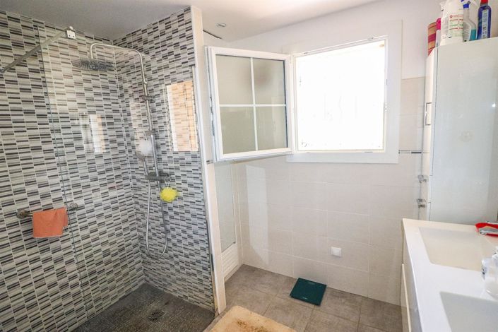 Image No.26-3 Bed House for sale