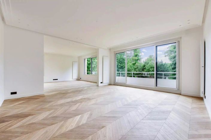 Image No.1-4 Bed Apartment for sale