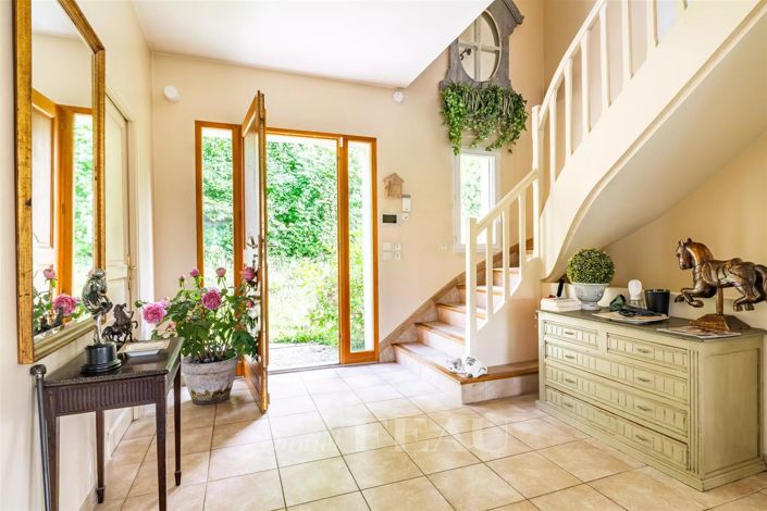 Image No.4-5 Bed House for sale