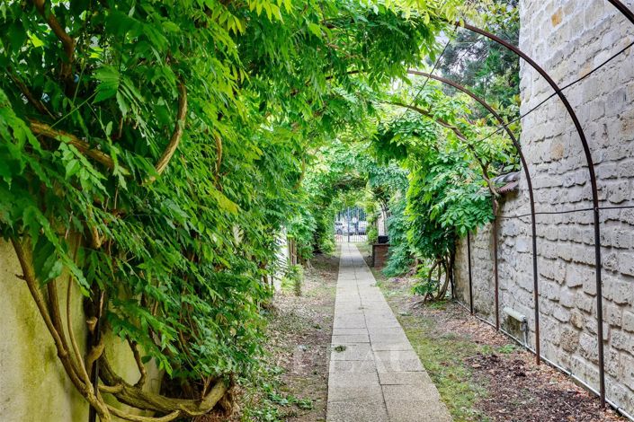 Image No.11-3 Bed Apartment for sale