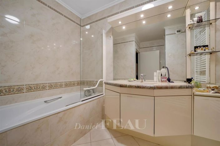 Image No.8-3 Bed Apartment for sale