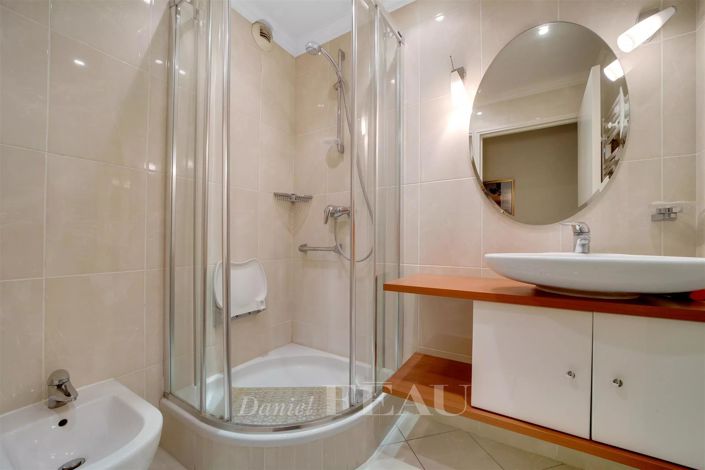 Image No.9-3 Bed Apartment for sale