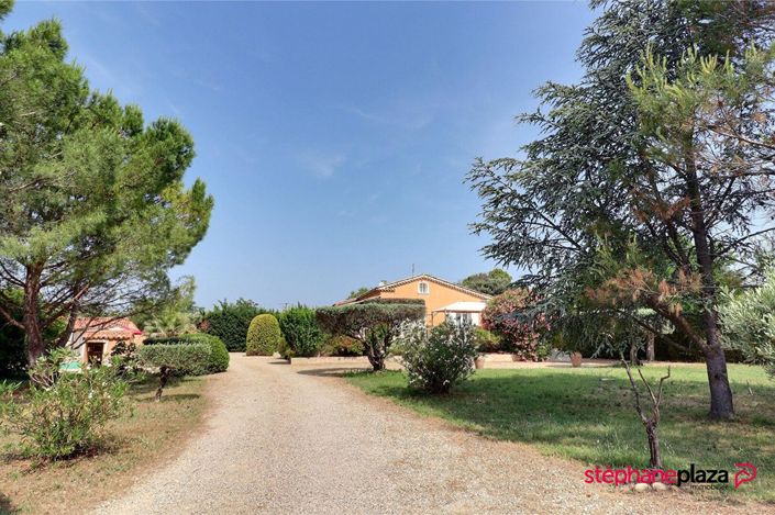 Image No.1-4 Bed House for sale
