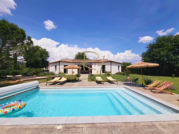 Image No.1-4 Bed House for sale