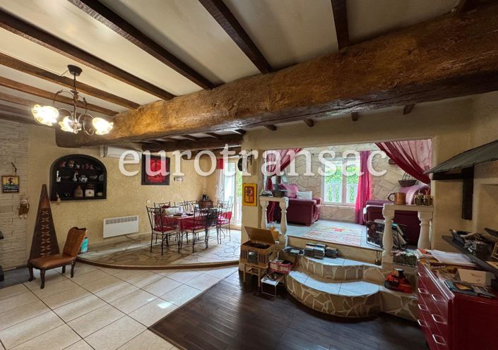 Image No.1-4 Bed House for sale