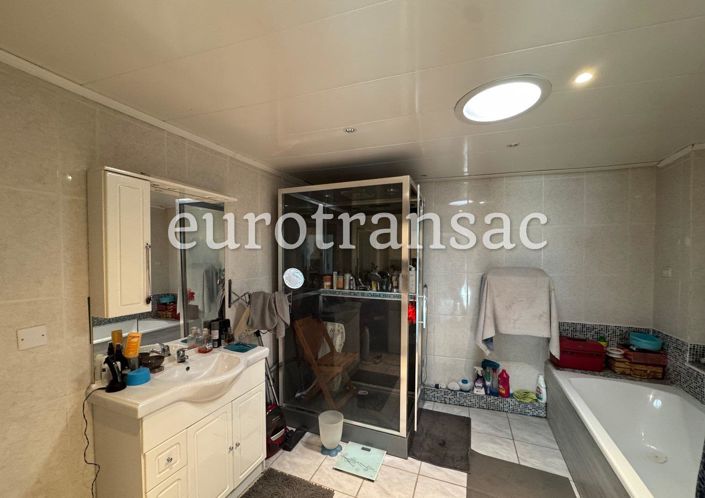 Image No.16-4 Bed House for sale