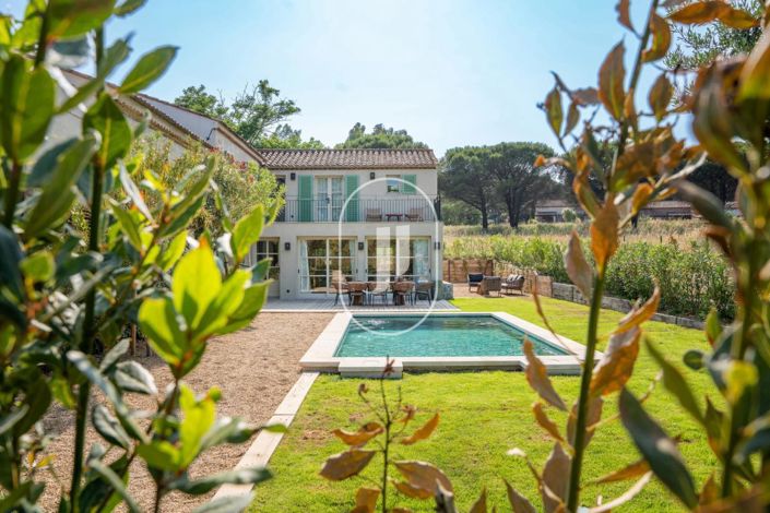 Image No.1-4 Bed House for sale