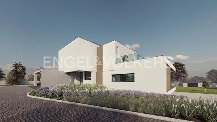 Image No.8-5 Bed House for sale