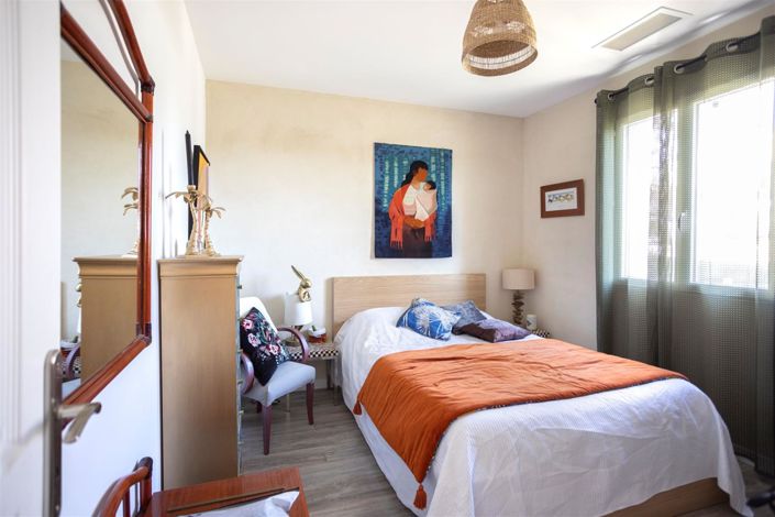 Image No.9-3 Bed House for sale