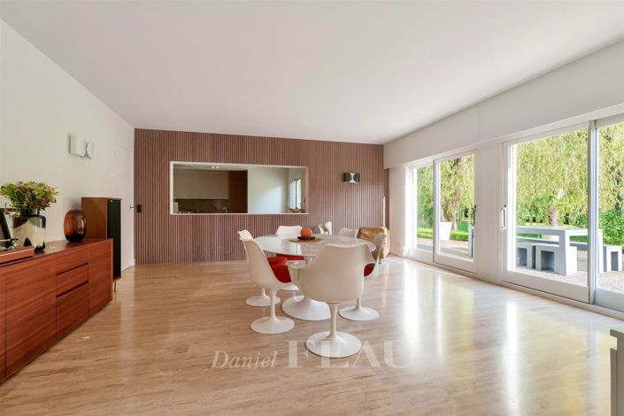 Image No.12-7 Bed House for sale