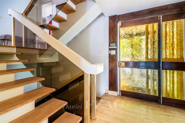 Image No.18-7 Bed House for sale