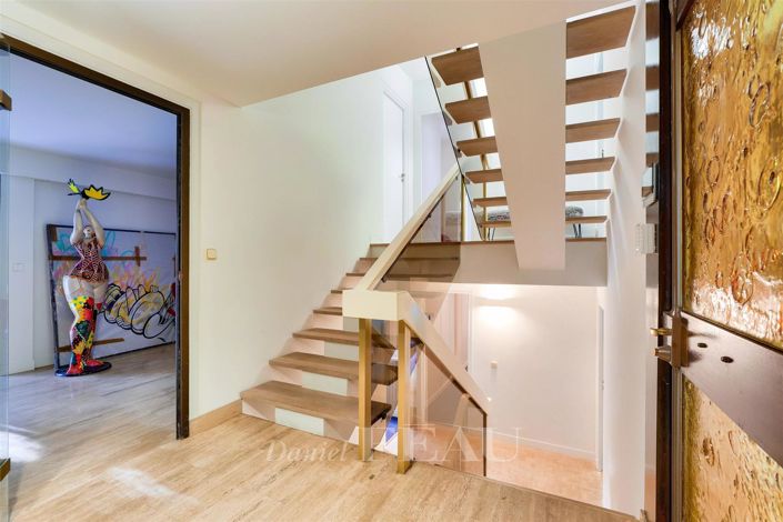 Image No.23-7 Bed House for sale