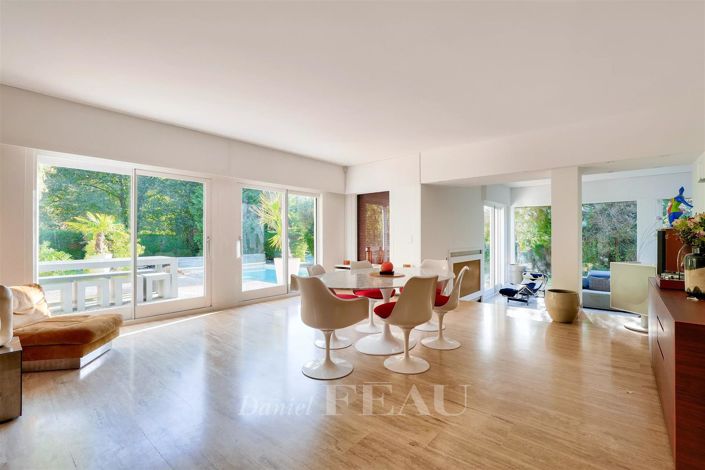 Image No.6-7 Bed House for sale