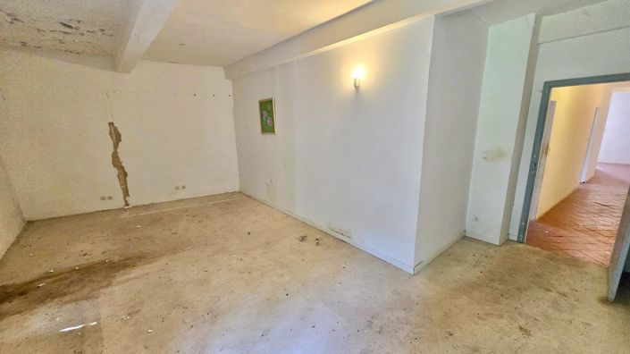 Image No.8-3 Bed House for sale