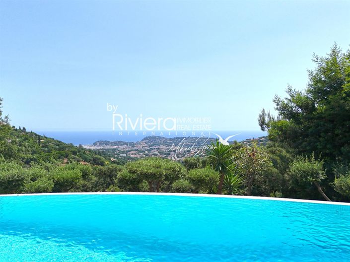 Image No.4-6 Bed House for sale