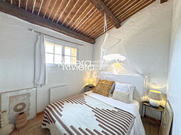 Image No.19-5 Bed House for sale