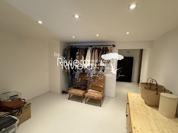 Image No.23-5 Bed House for sale