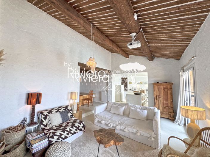 Image No.8-5 Bed House for sale