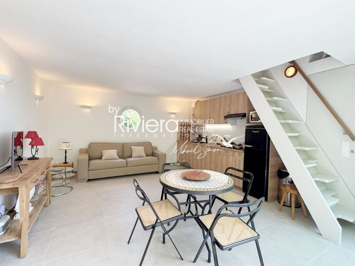 Image No.24-6 Bed House for sale