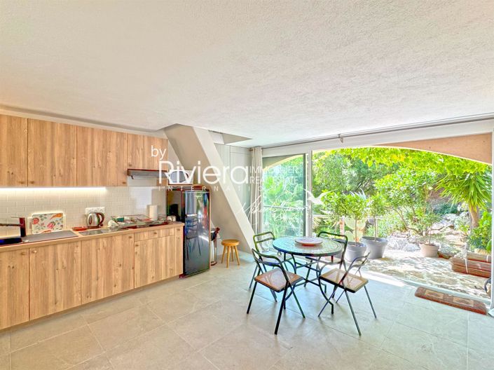 Image No.25-6 Bed House for sale