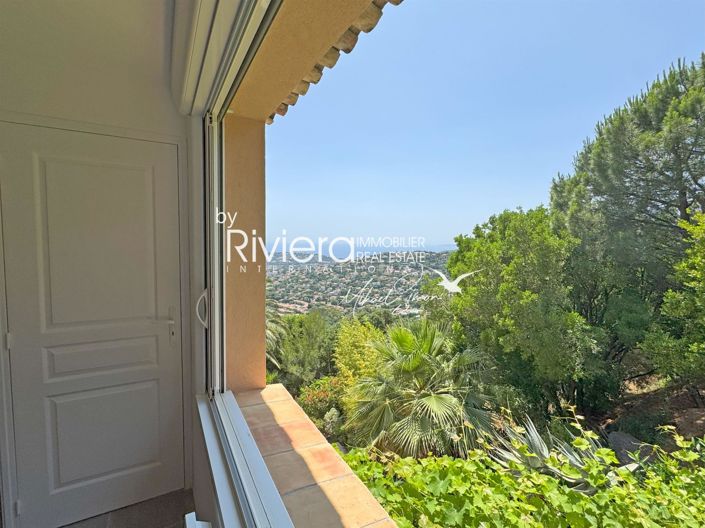 Image No.30-6 Bed House for sale