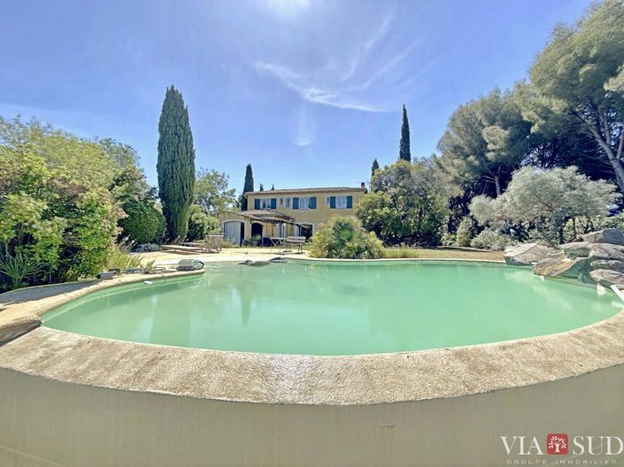 Image No.1-5 Bed Property for sale