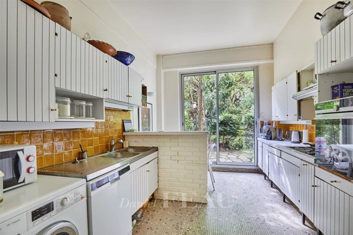 Image No.15-5 Bed Apartment for sale