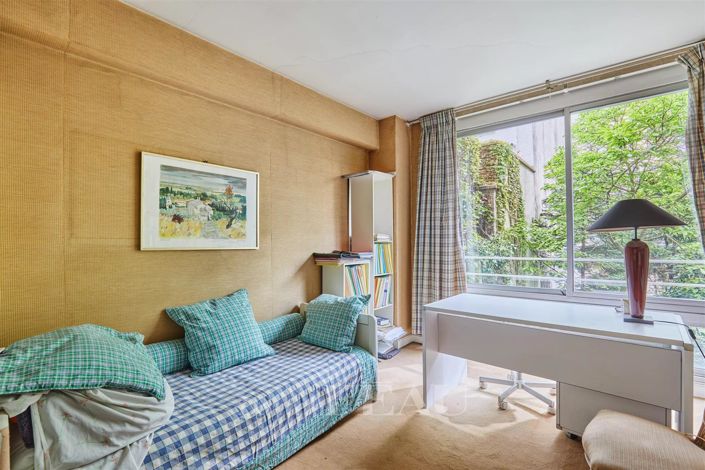 Image No.21-5 Bed Apartment for sale