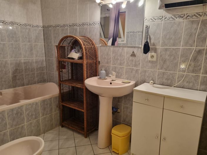 Image No.18-4 Bed House for sale