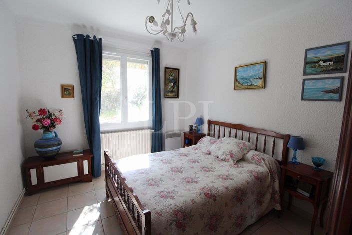 Image No.6-3 Bed House for sale