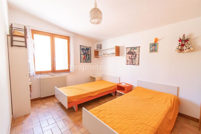 Image No.15-4 Bed House for sale