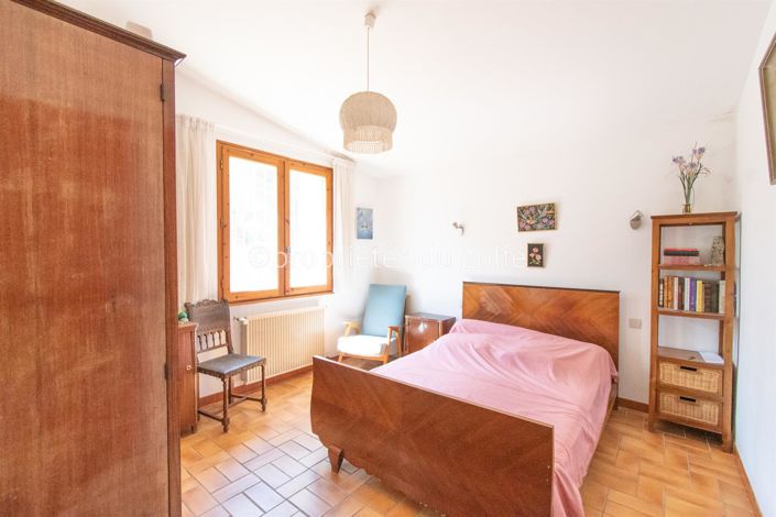 Image No.17-4 Bed House for sale