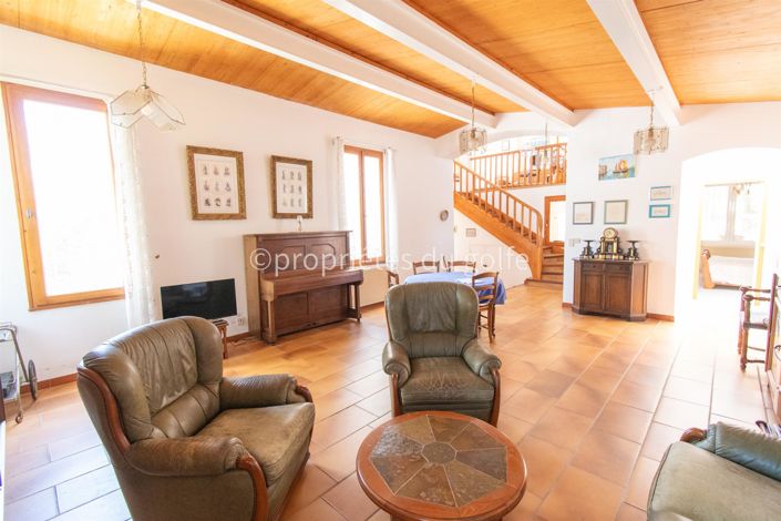 Image No.6-4 Bed House for sale