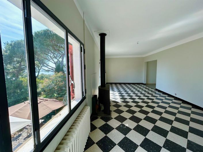 Image No.3-6 Bed House for sale