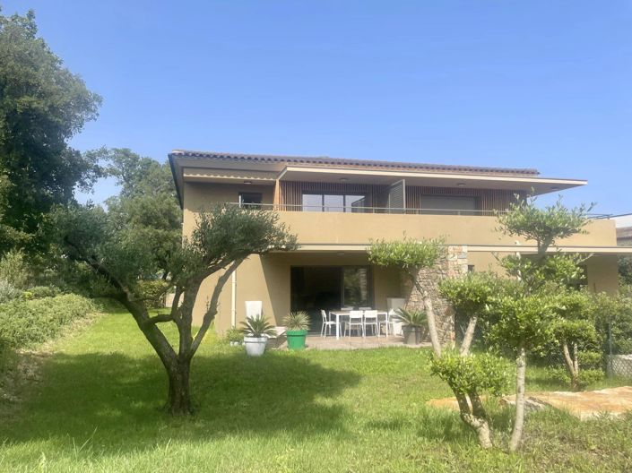 Image No.1-3 Bed Apartment for sale