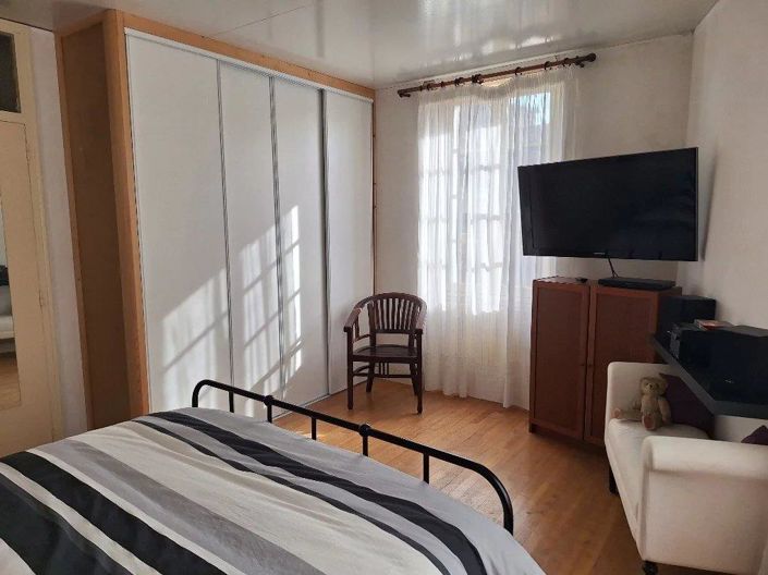 Image No.8-3 Bed House for sale