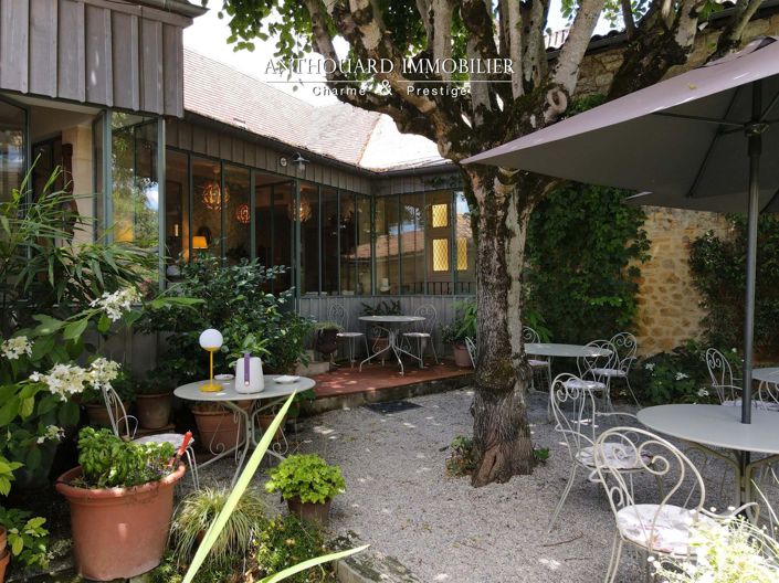 Image No.1-7 Bed Property for sale