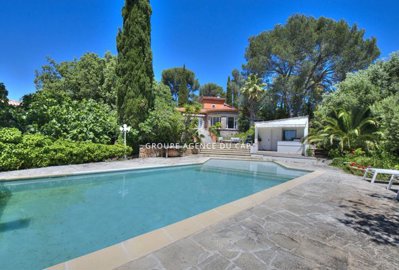 1 - Saint-Raphael, House