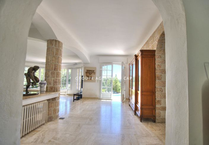 Image No.5-Maison de 5 chambres à vendre à Saint-Raphael