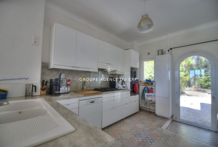 Image No.8-Maison de 5 chambres à vendre à Saint-Raphael