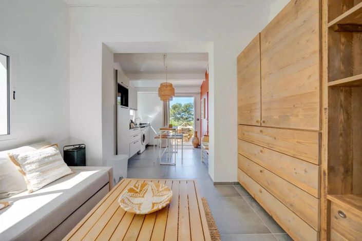 Image No.6-4 Bed House for sale