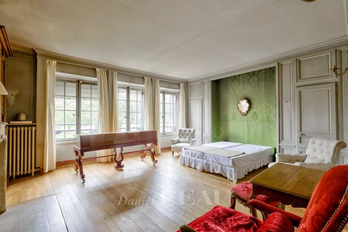 Image No.11-6 Bed House for sale