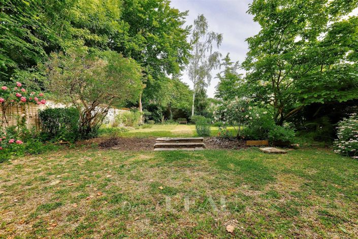 Image No.12-6 Bed House for sale