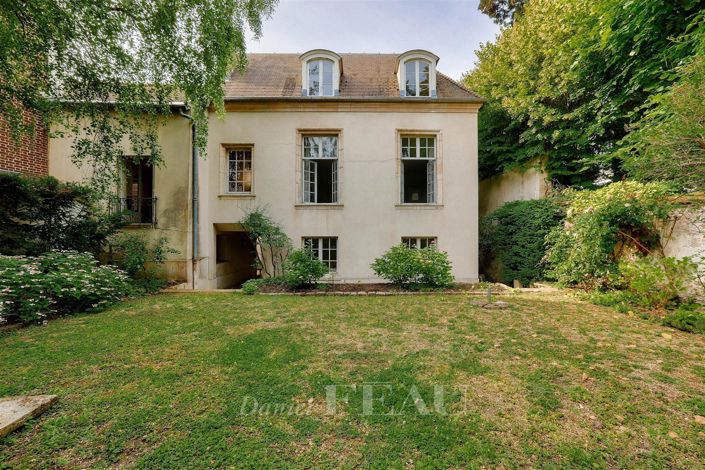 Image No.17-6 Bed House for sale