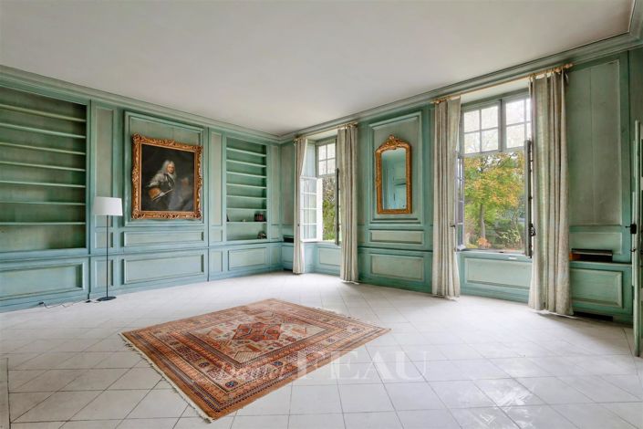 Image No.6-6 Bed House for sale