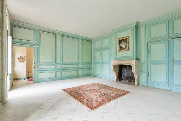 Image No.9-6 Bed House for sale