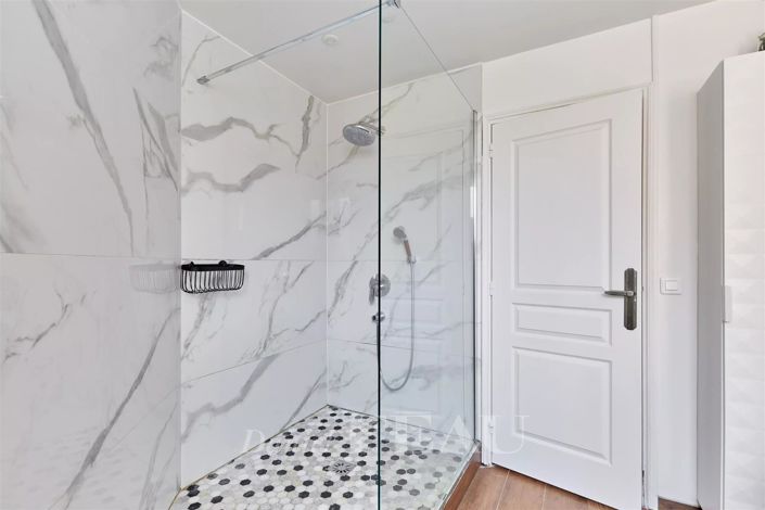 Image No.21-3 Bed Apartment for sale