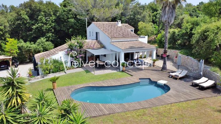 Image No.1-5 Bed House for sale