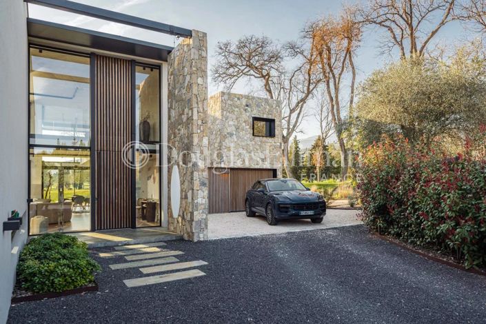 Image No.12-5 Bed House for sale