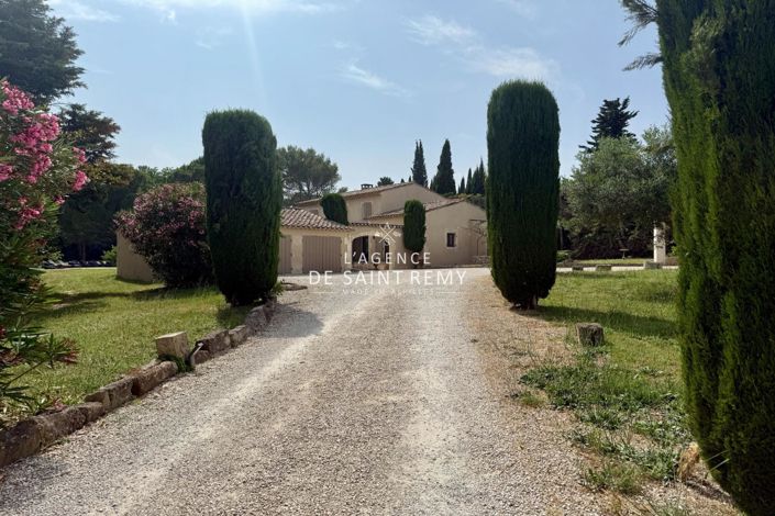Image No.1-5 Bed House for sale
